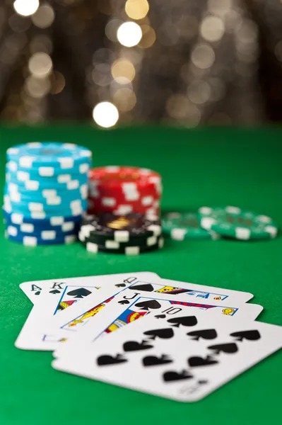 Live blackjack table on flokitoto slot with real dealer and multi-camera feed